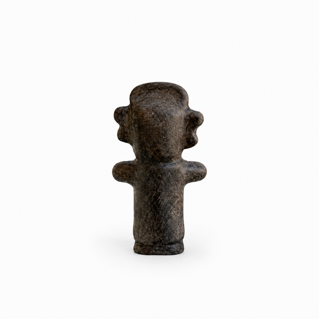 Figura Ancestral – Braços Cruzados
